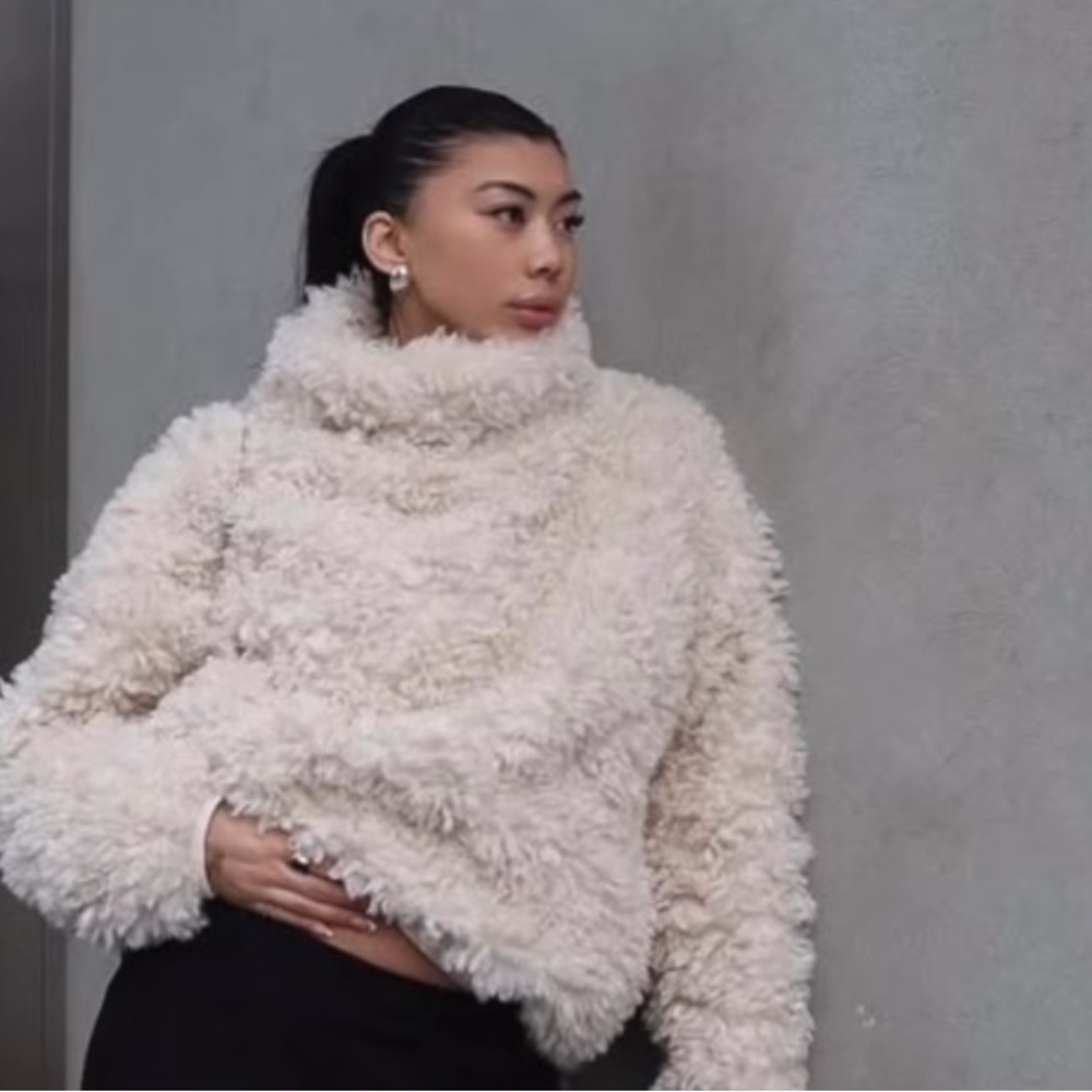 KHY by Kylie Jenner Faux Shaggy Fur Sweater Size XS